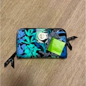 Vera Bradley Turnlock Wallet Brand New